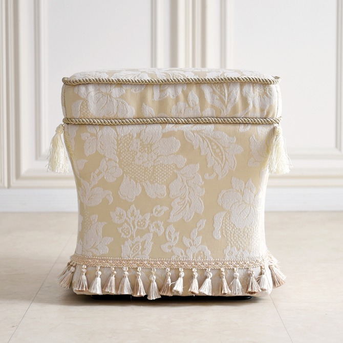 ヨーロピアン アンティーク調 タッセル付き スツール 画像2