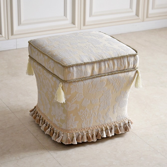 ヨーロピアン アンティーク調 タッセル付き スツール 画像3