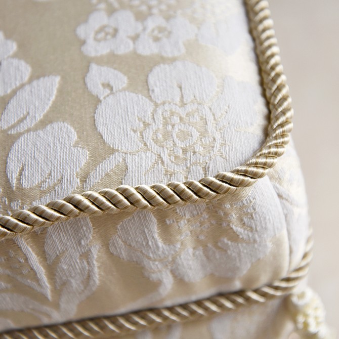 ヨーロピアン アンティーク調 タッセル付き スツール 画像7