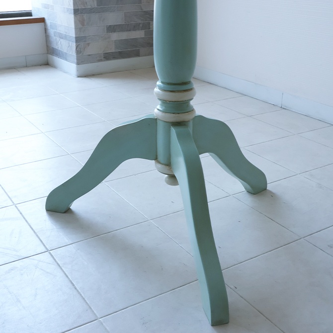 ブルーグリーンのラウンドカフェテーブル 直径65cm 画像10